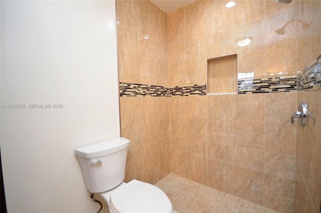 10400 SW 67th St, Miami, FL 33173