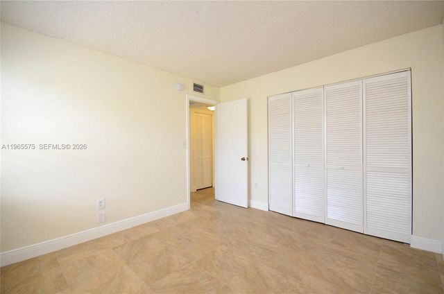 10400 SW 67th St, Miami, FL 33173