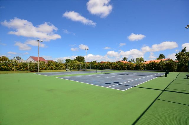 10400 SW 67th St, Miami, FL 33173