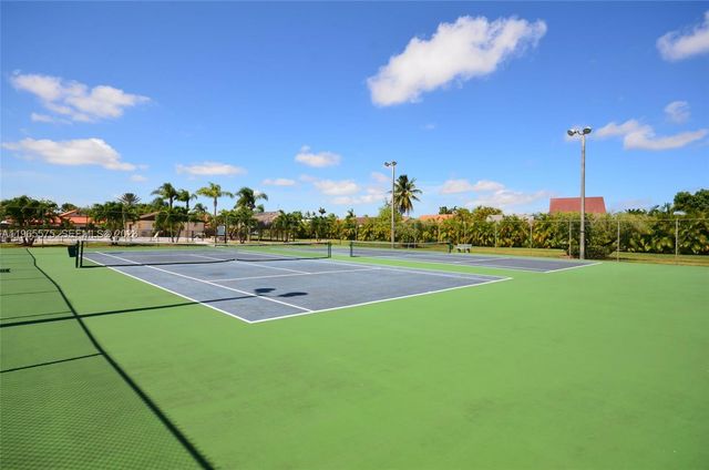 10400 SW 67th St, Miami, FL 33173