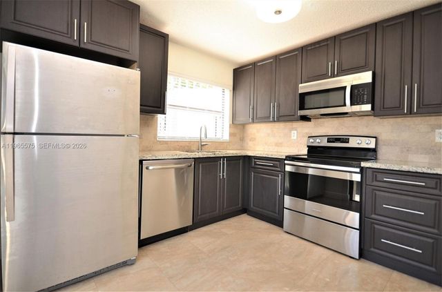 10400 SW 67th St, Miami, FL 33173