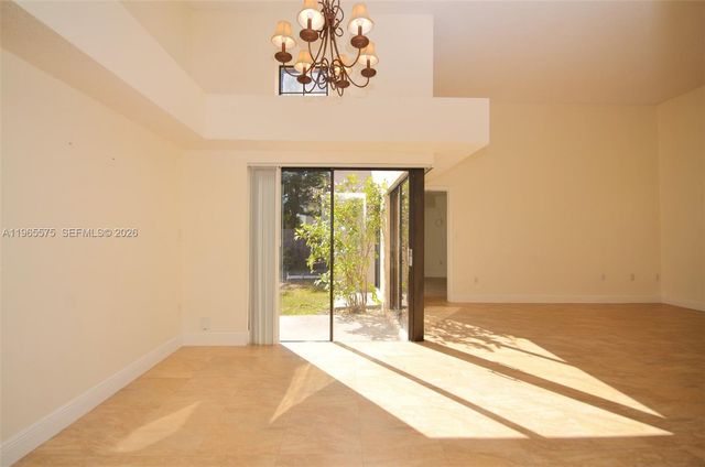 10400 SW 67th St, Miami, FL 33173