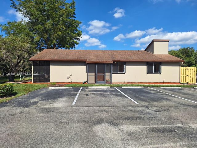 22295 Timberly Dr 22295, Boca Raton, FL 33428