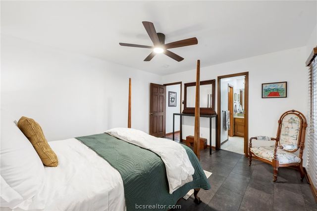 29 Forest Dr, College Station, TX 77845