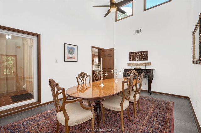 29 Forest Dr, College Station, TX 77845