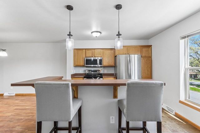 6007 Big Dipper Drive, Madison, WI 53718
