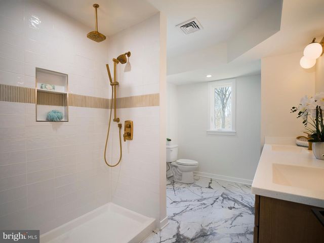 410 SANDY BANK RD, Media, PA 19063