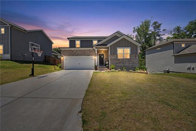 215 Summit Pointe Drive, Dallas, GA 30132