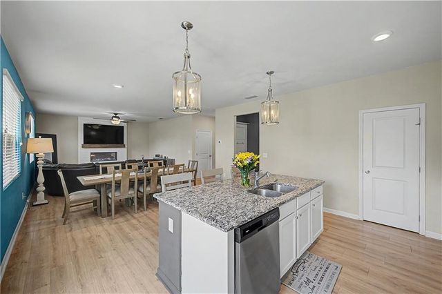 215 Summit Pointe Drive, Dallas, GA 30132