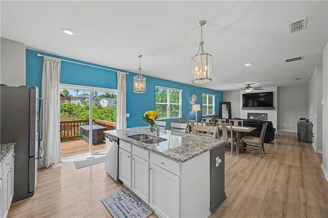 215 Summit Pointe Drive, Dallas, GA 30132