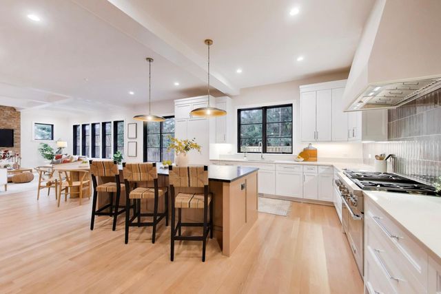 2938 Indianwood Road, Wilmette, IL 60091