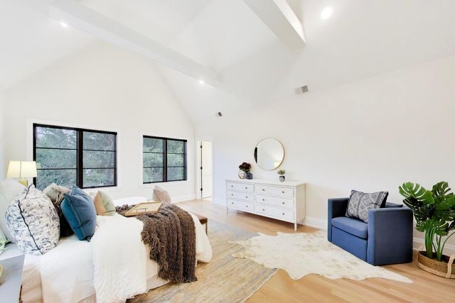 2938 Indianwood Road, Wilmette, IL 60091