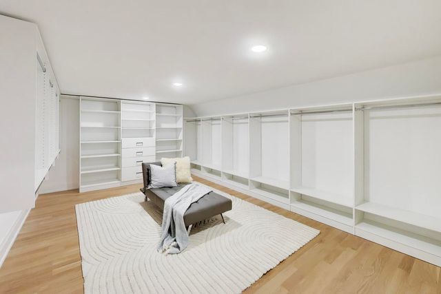 2938 Indianwood Road, Wilmette, IL 60091