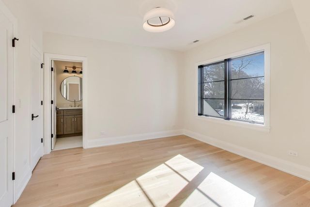 2938 Indianwood Road, Wilmette, IL 60091