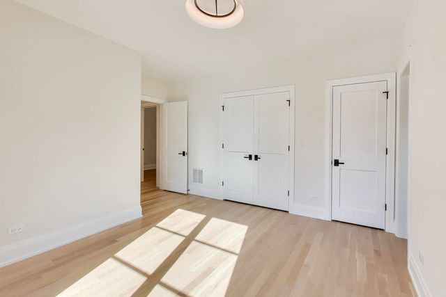 2938 Indianwood Road, Wilmette, IL 60091