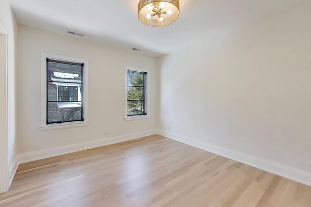 2938 Indianwood Road, Wilmette, IL 60091