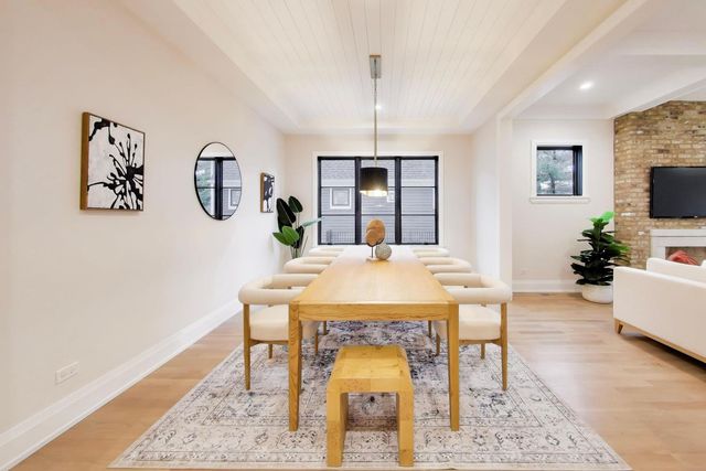 2938 Indianwood Road, Wilmette, IL 60091