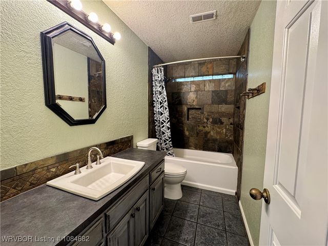 43223 Nowlin Street, Wister, OK 74966