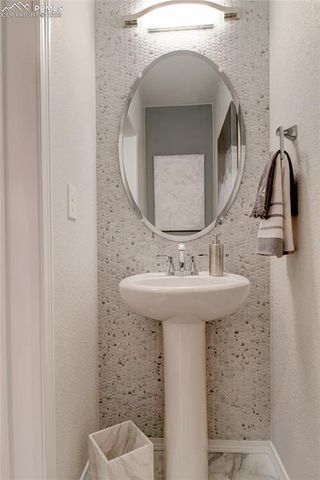 8541 Perkins Lane, Colorado Springs, CO 80925