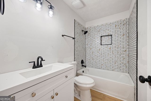 2620 Abbotts Glen Drive NW, Acworth, GA 30101