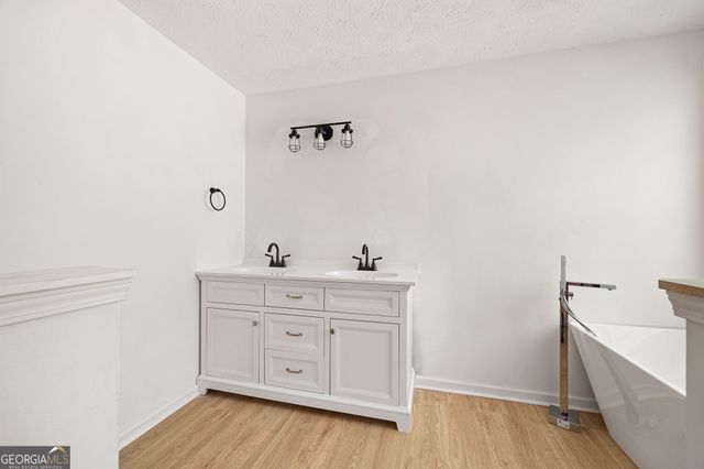 2620 Abbotts Glen Drive NW, Acworth, GA 30101
