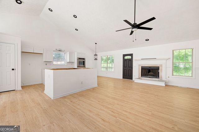 2620 Abbotts Glen Drive NW, Acworth, GA 30101
