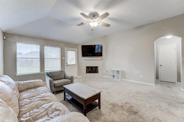 753 Grassy Knoll Lane, La Marque, TX 77568
