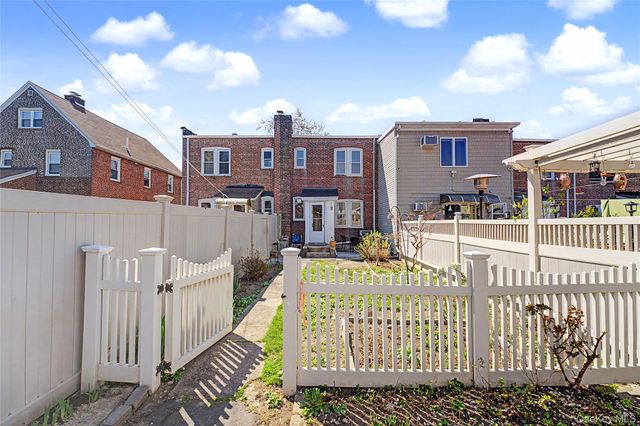 15145 20th Road, Whitestone, NY 11357