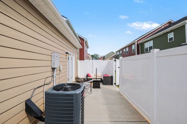 381 Ezra St, Pleasant View, TN 37146