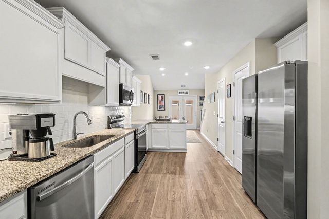 381 Ezra St, Pleasant View, TN 37146
