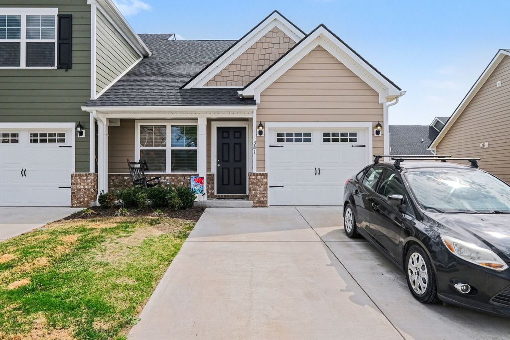 381 Ezra St, Pleasant View, TN 37146