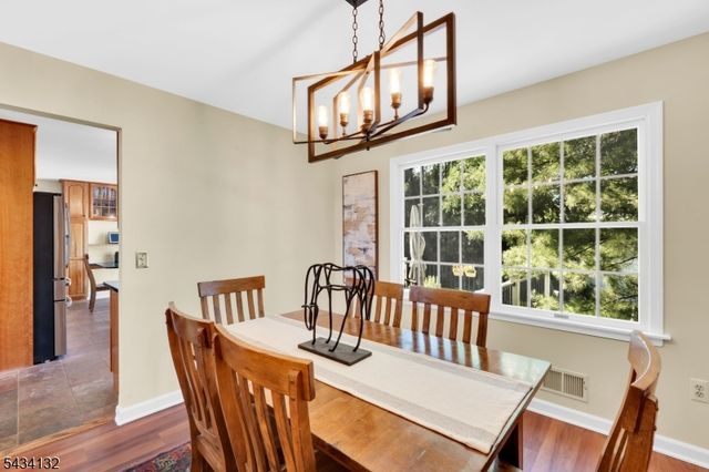 7 Mitchell Ln, Clinton Town, NJ 08809