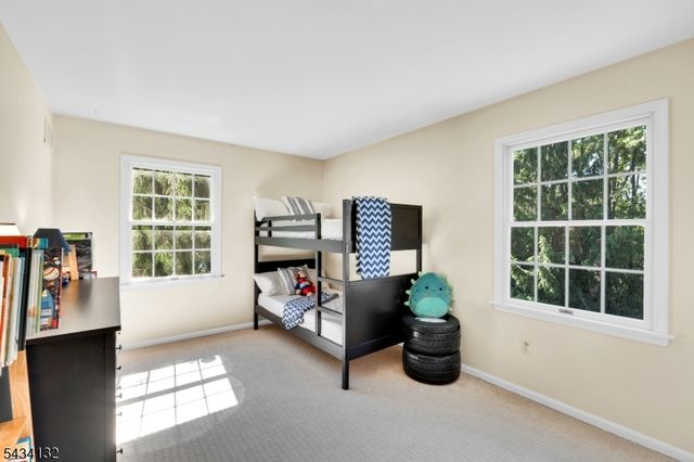 7 Mitchell Ln, Clinton Town, NJ 08809