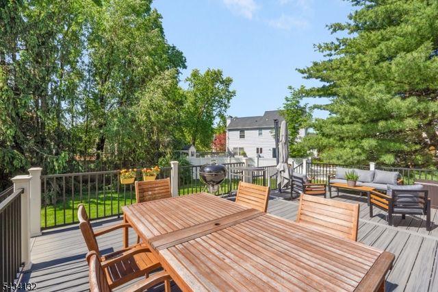 7 Mitchell Ln, Clinton Town, NJ 08809