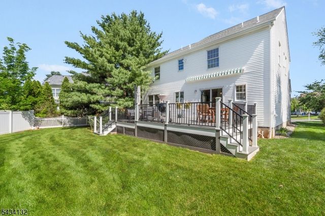 7 Mitchell Ln, Clinton Town, NJ 08809