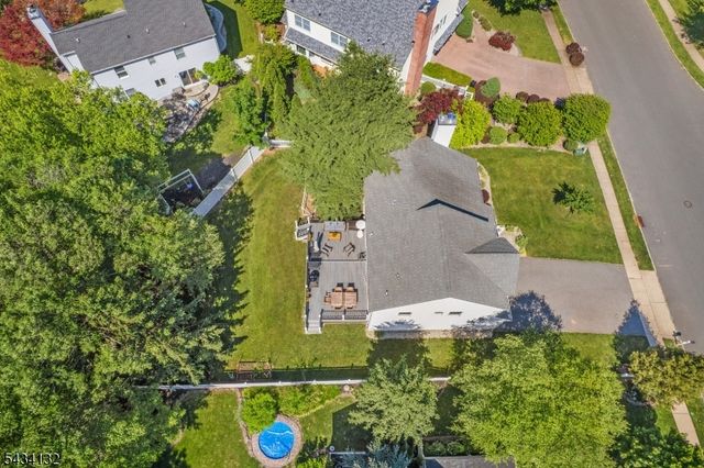 7 Mitchell Ln, Clinton Town, NJ 08809