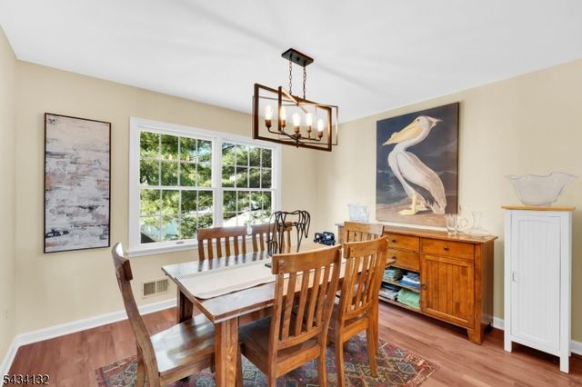 7 Mitchell Ln, Clinton Town, NJ 08809