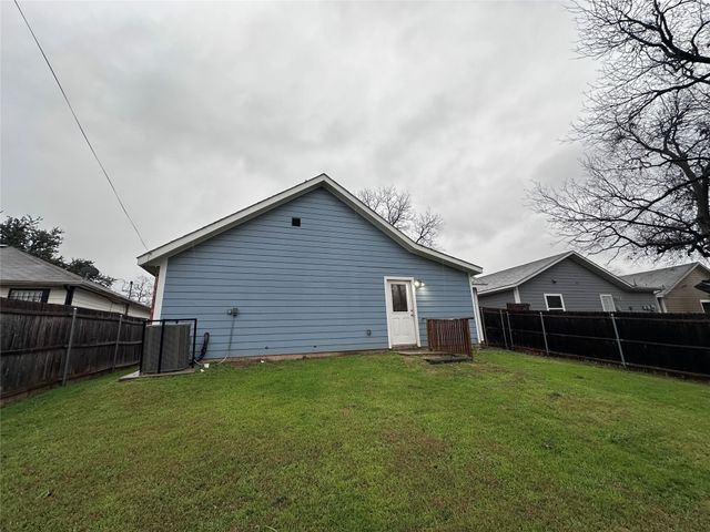 5508 Blackmore Avenue, Fort Worth, TX 76107