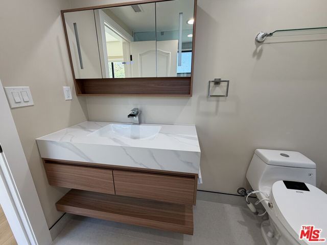 1146 Hacienda Place 7, West Hollywood, CA 90069