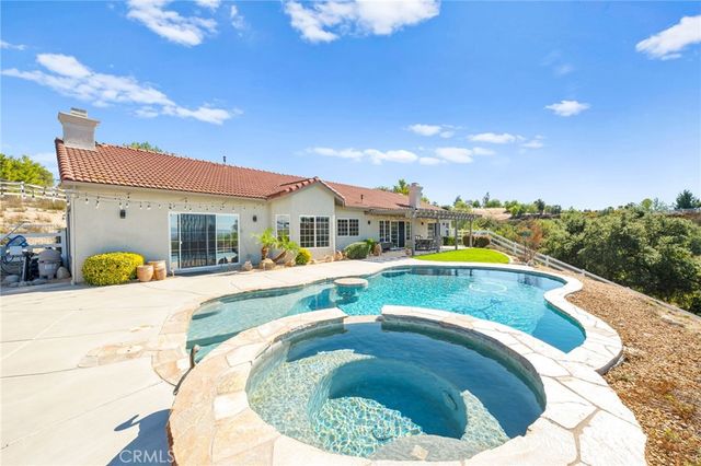 40107 Calle Breve, Temecula, CA 92592