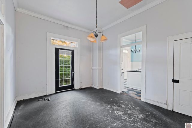 611 N 6th St, Paducah, KY 42001