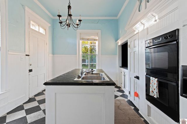 611 N 6th St, Paducah, KY 42001