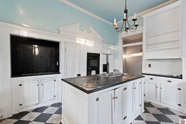 611 N 6th St, Paducah, KY 42001