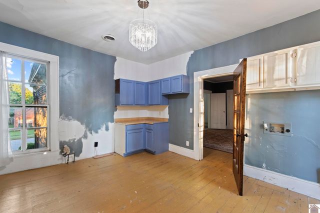 611 N 6th St, Paducah, KY 42001