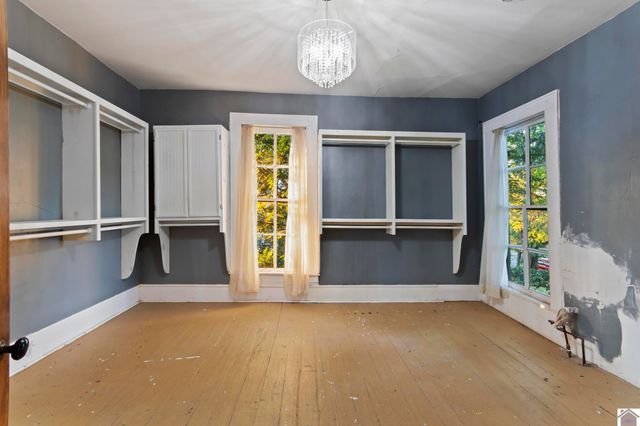 611 N 6th St, Paducah, KY 42001