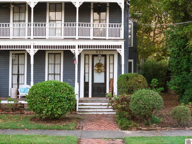 611 N 6th St, Paducah, KY 42001