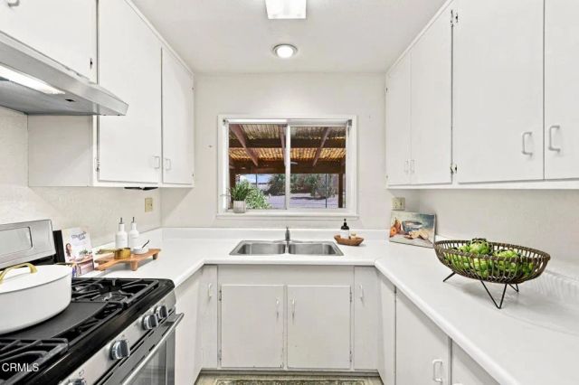 5433 Beckford Street, Ventura, CA 93003
