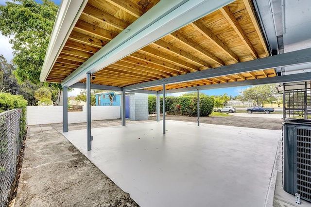 208 NW 1st Street, Boynton Beach, FL 33435