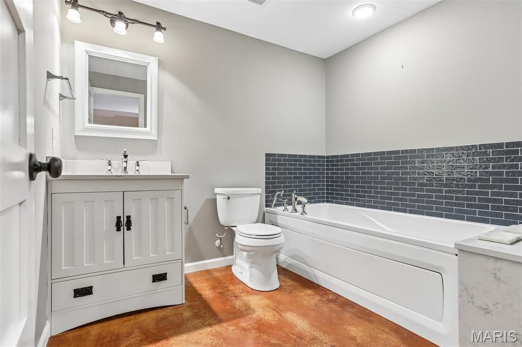 Image 29 of property listing at 2536 Fossett Drive, Wildwood, MO 63040