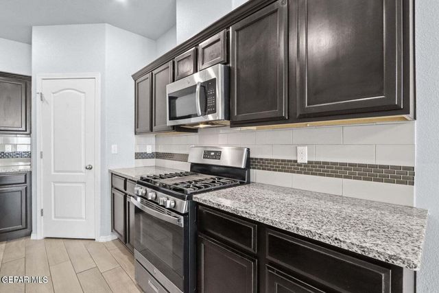 1021 Ultrastar Place, Horizon City, TX 79928